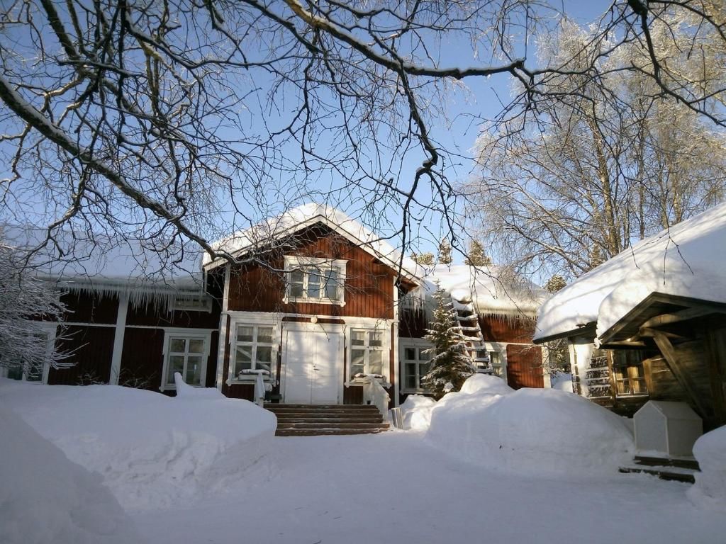 Гостевой дом LAURI Historical 19th Century Manor Рованиеми